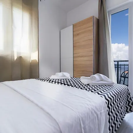 Apartment Royal 2 *